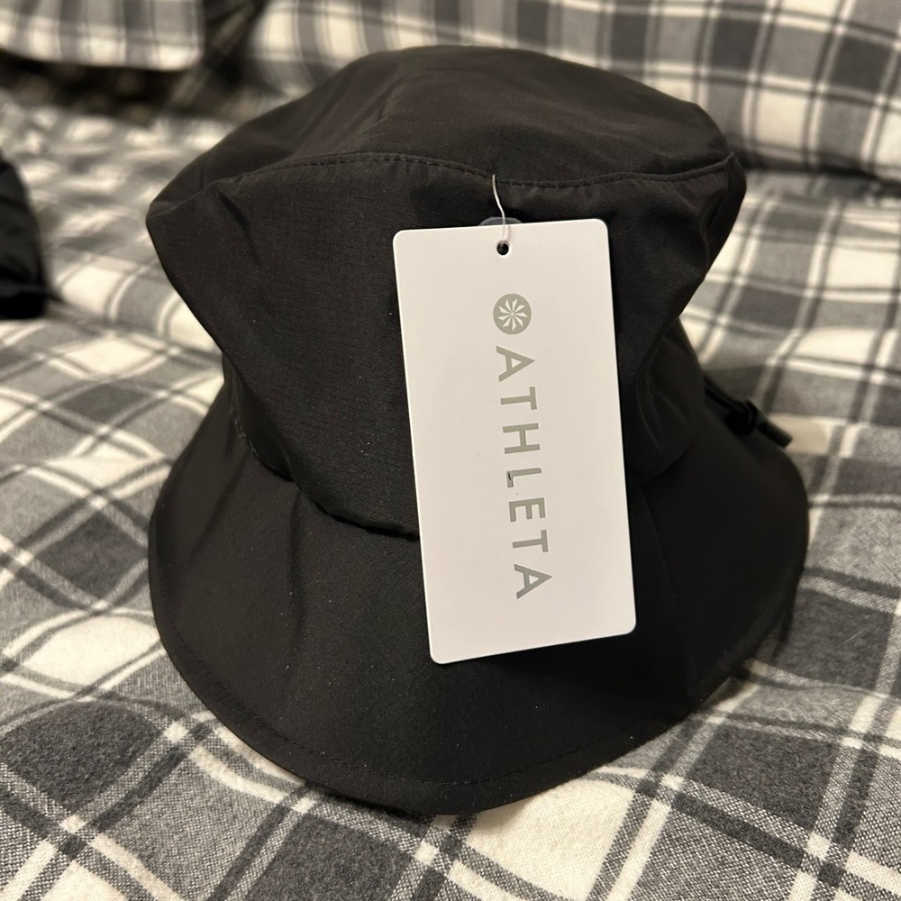 Athleta Black Water-Resistant Bucket Hat